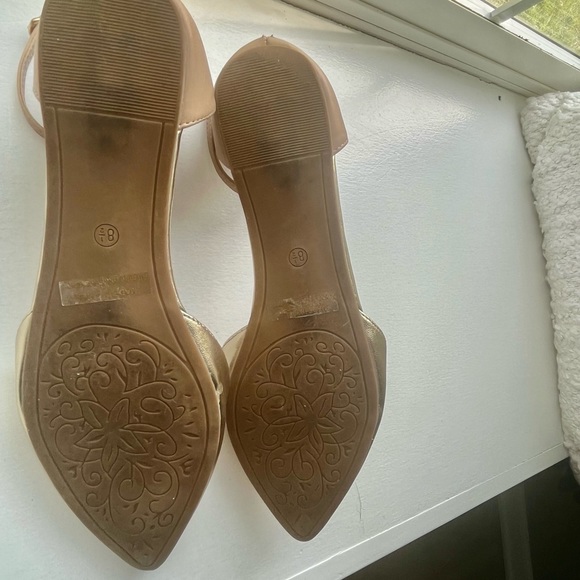 Gold Flats⭐️⭐️ - Picture 4 of 5